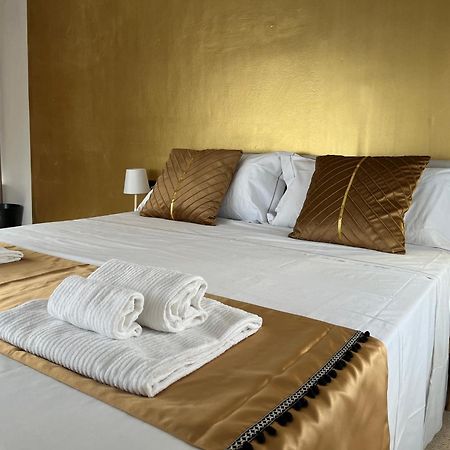 Genova Gold Rooms ภายนอก รูปภาพ