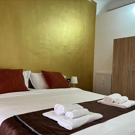 Genova Gold Rooms ภายนอก รูปภาพ