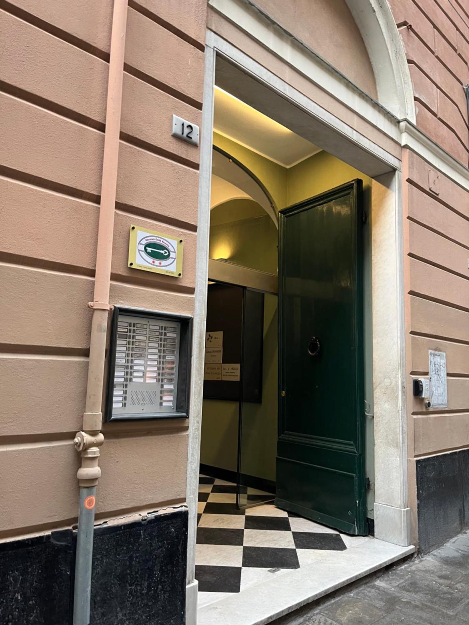 Genova Gold Rooms ภายนอก รูปภาพ