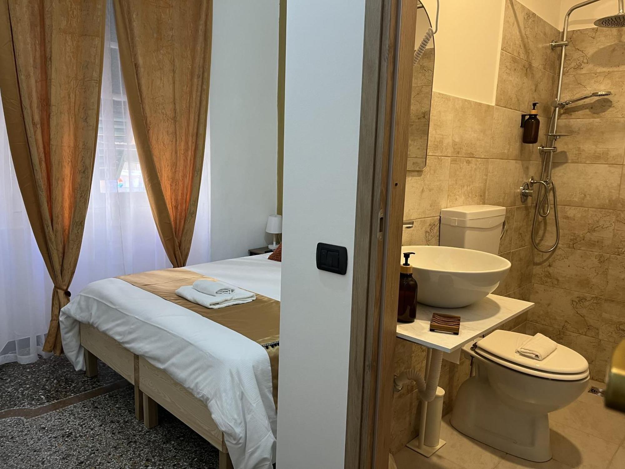 Genova Gold Rooms ภายนอก รูปภาพ
