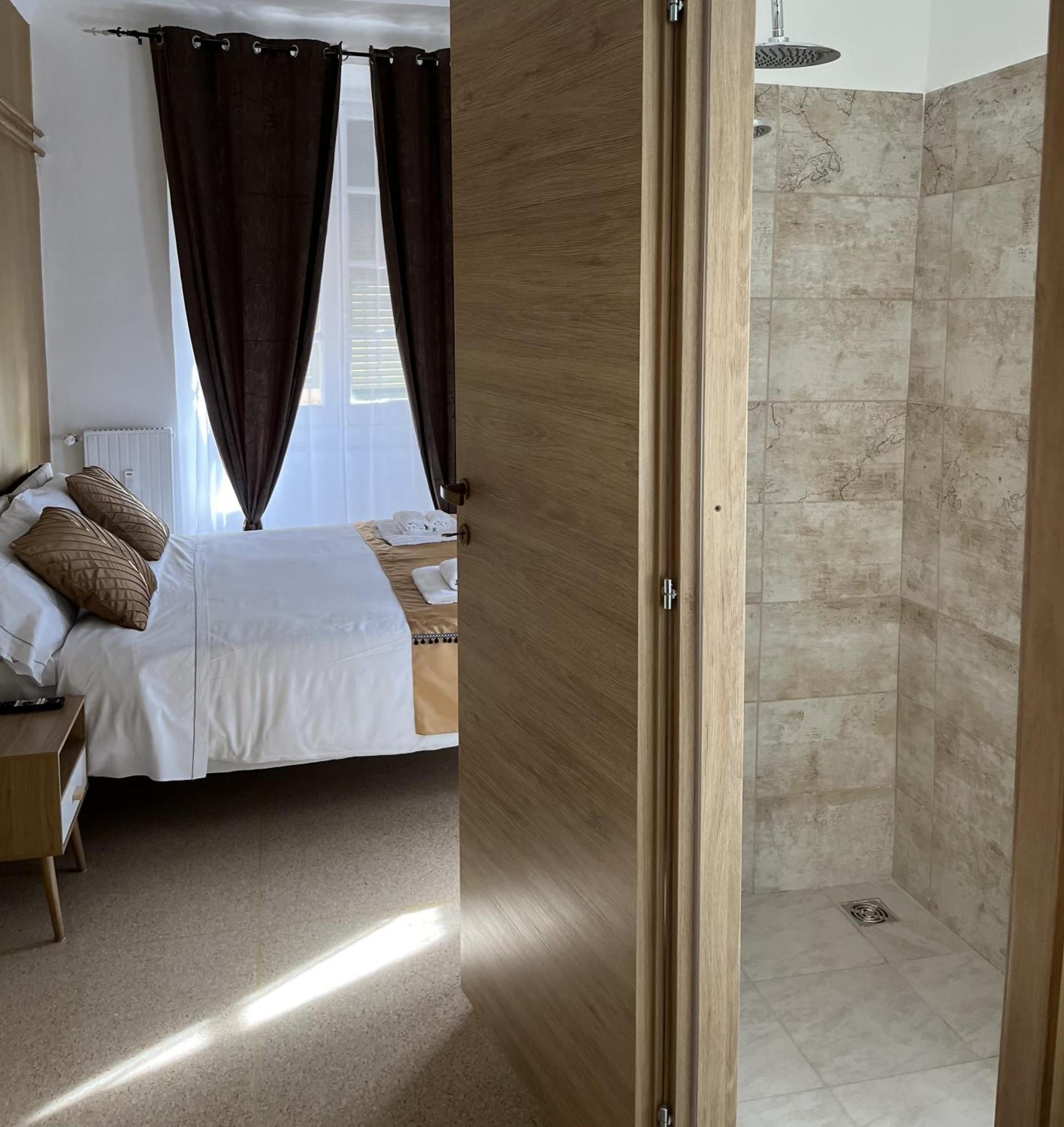 Genova Gold Rooms ภายนอก รูปภาพ