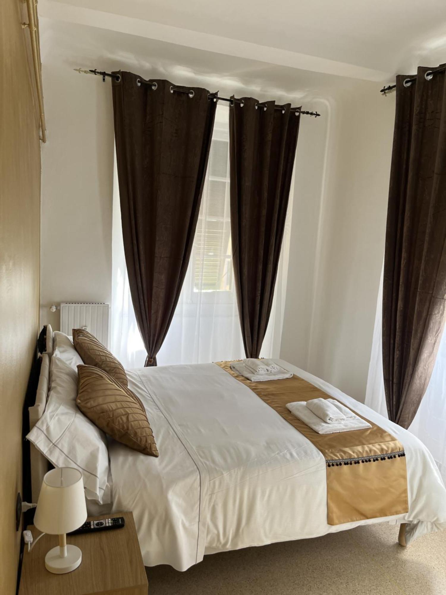 Genova Gold Rooms ภายนอก รูปภาพ