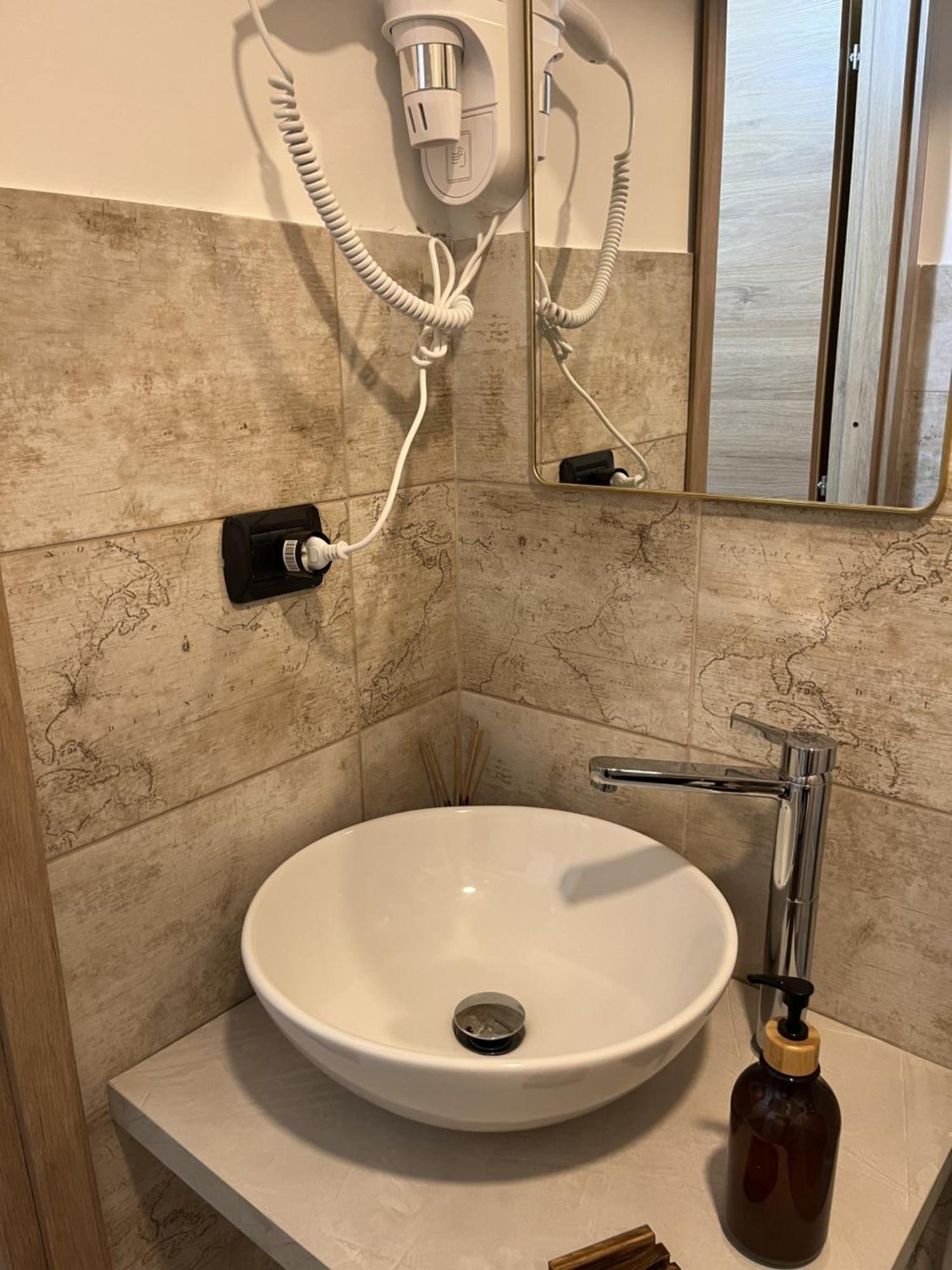 Genova Gold Rooms ภายนอก รูปภาพ