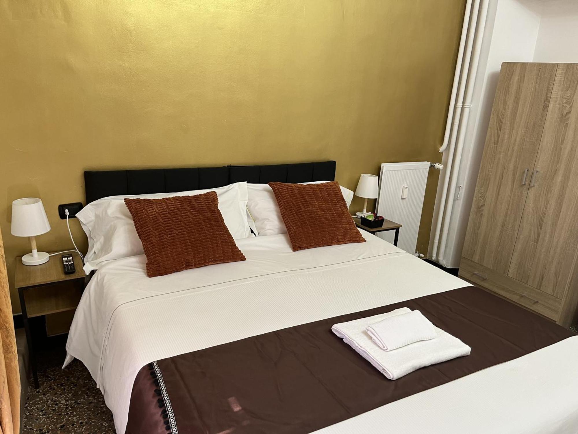 Genova Gold Rooms ภายนอก รูปภาพ