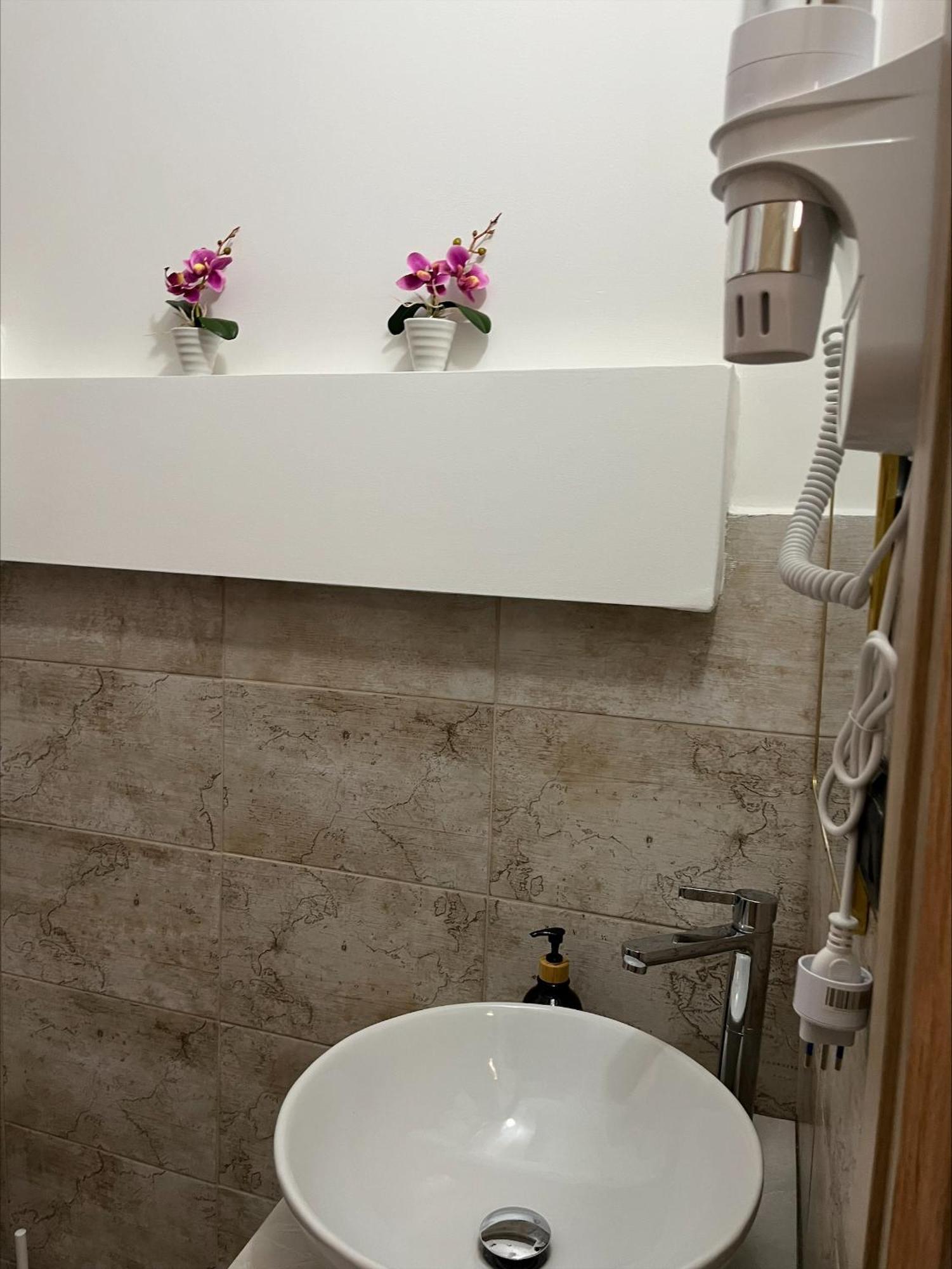 Genova Gold Rooms ภายนอก รูปภาพ